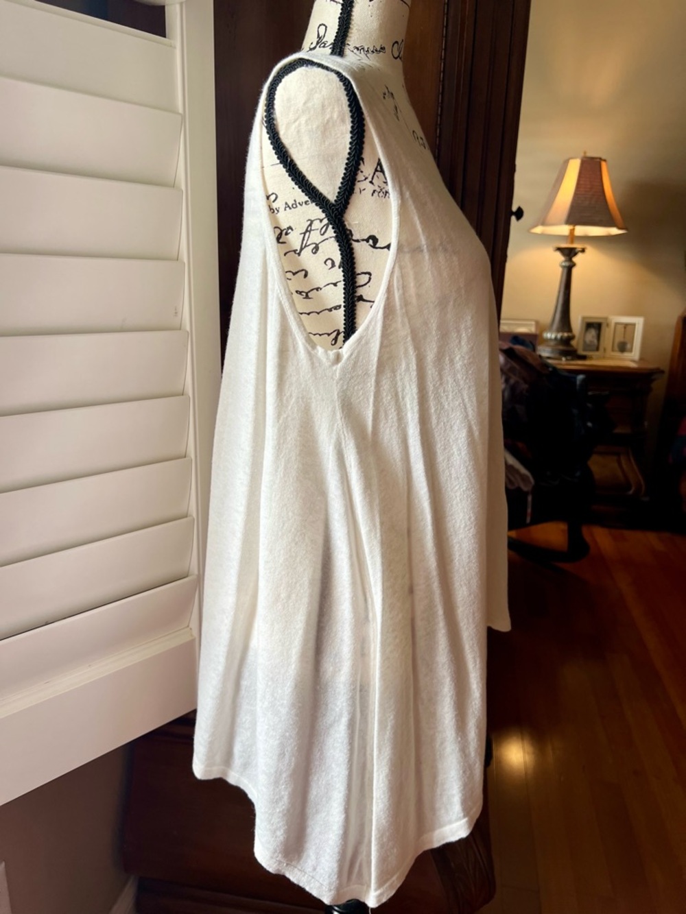 Joseph A. Lightweight Cream Knit Top